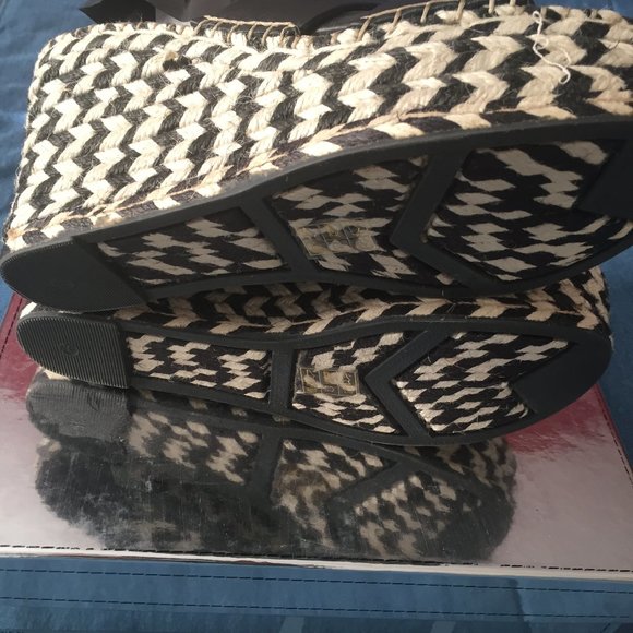 Sigerson Morrison Black & White Wedge Sandal 8.5M - Picture 10 of 16